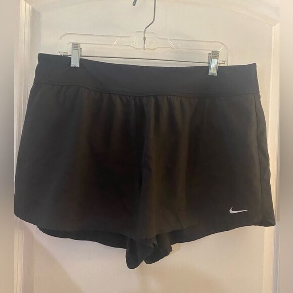 Woman’s Nike Athletic Shorts Black Sz 1X 1 pr - Picture 1 of 4